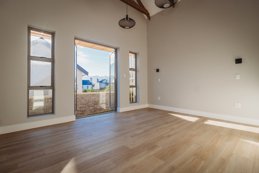 4 Bedroom Property for Sale in Kingswood Golf Estate Western Cape